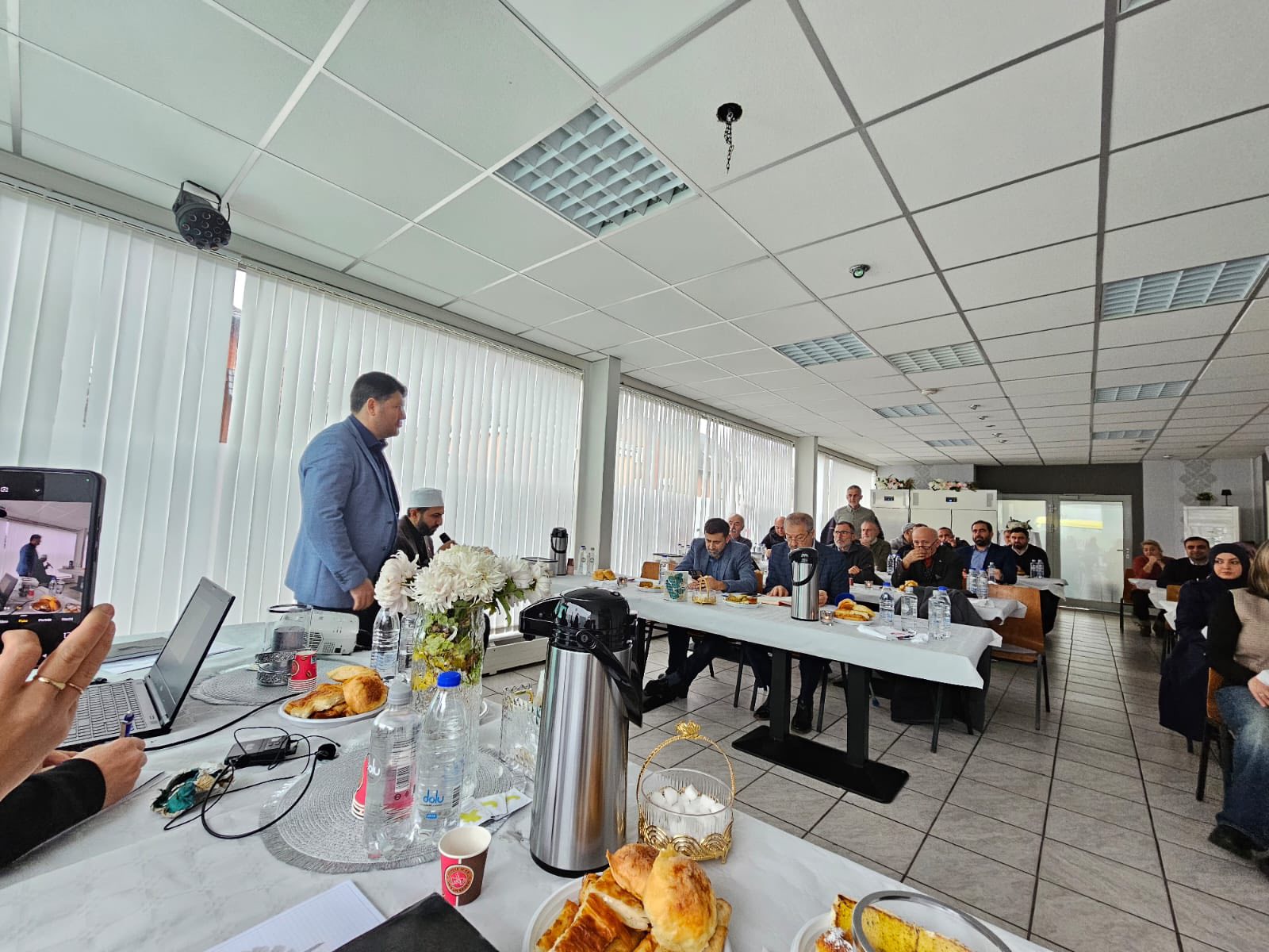 Eyalet Veliler Birliği Bilgilendirme Toplantısı Dissen Çağrı Camii’nde Gerçekleştirildi